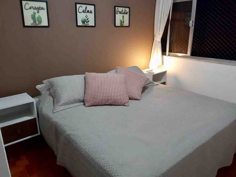 Iluminado Apartamento em Ipanema c/ wi fi, a pé p/ Praia