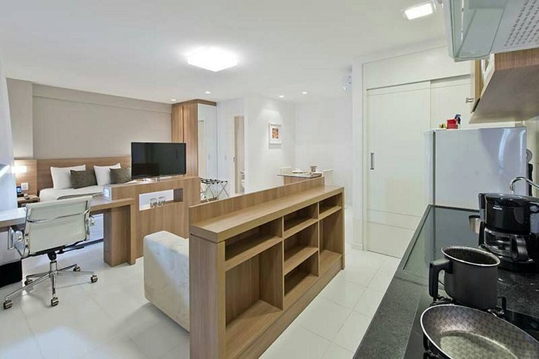 Flat TOP e PERFEITO inteiro na Barra da Tijuca com cozinha,