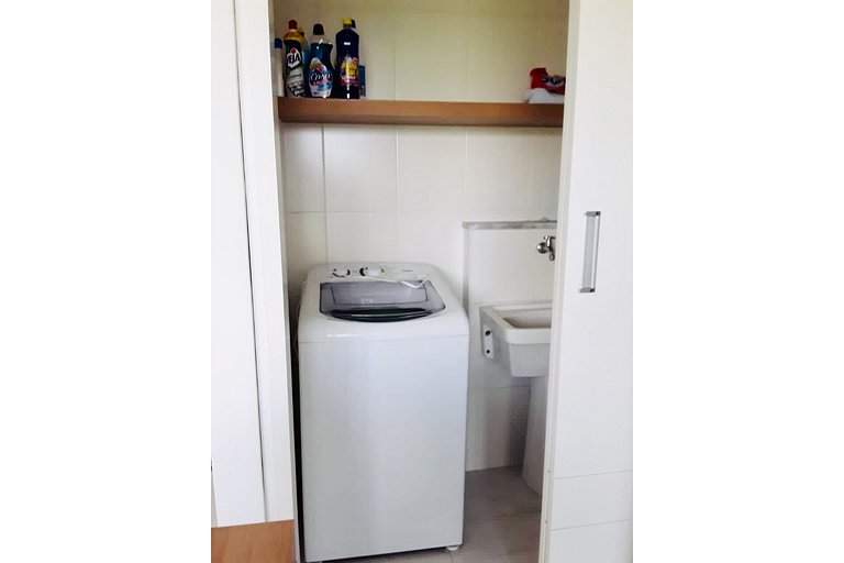 Flat TOP e PERFEITO inteiro na Barra da Tijuca com cozinha,