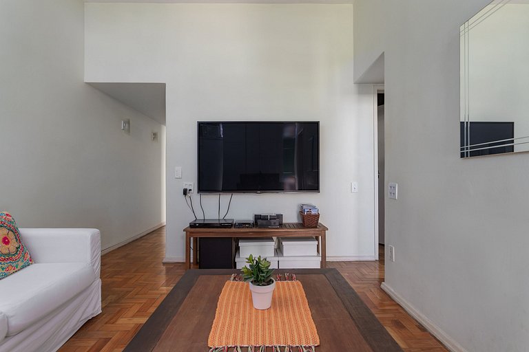TOP - Apartamento com 2 Quartos em Ipanema com WIFI, lavande