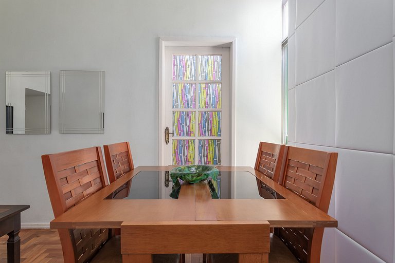 TOP - Apartamento com 2 Quartos em Ipanema com WIFI, lavande