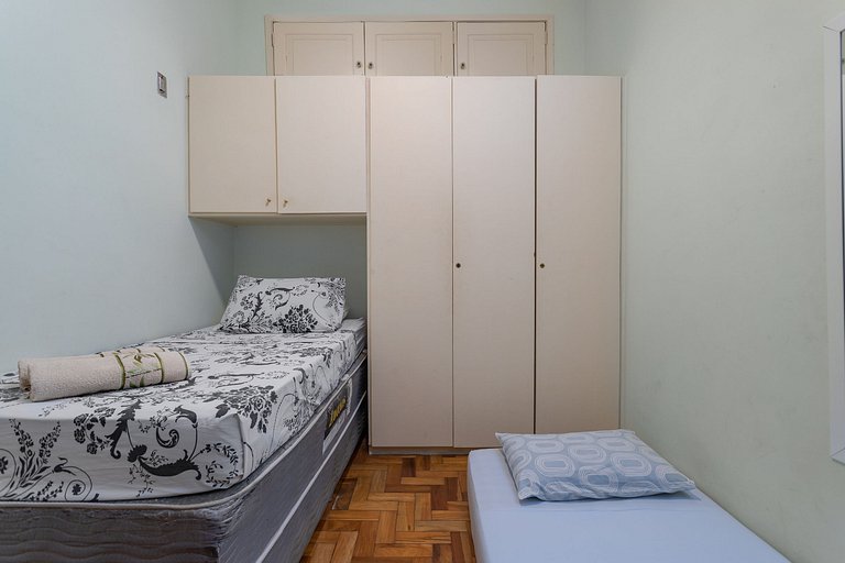TOP - Apartamento com 2 Quartos em Ipanema com WIFI, lavande