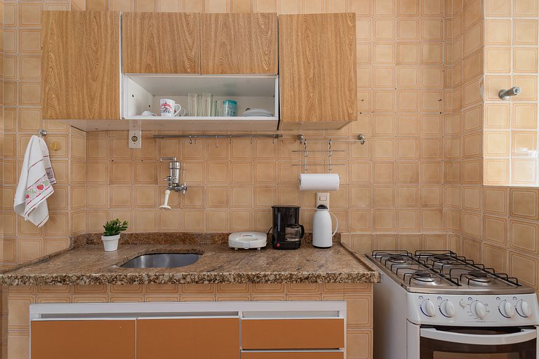 TOP - Apartamento com 2 Quartos em Ipanema com WIFI, lavande