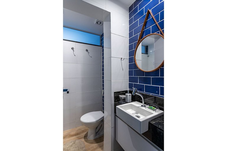 NOVO! REFORMADO e DECORADO! Apartamento de 2/3 Quartos a 250