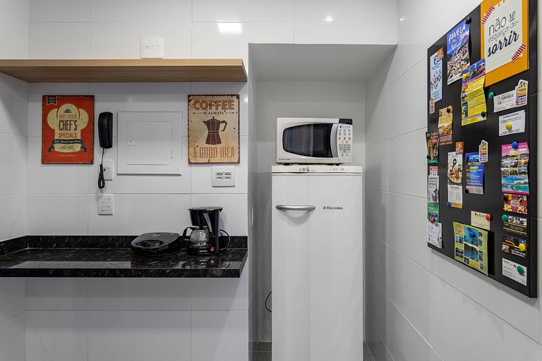 NOVO! REFORMADO e DECORADO! Apartamento de 2/3 Quartos a 250