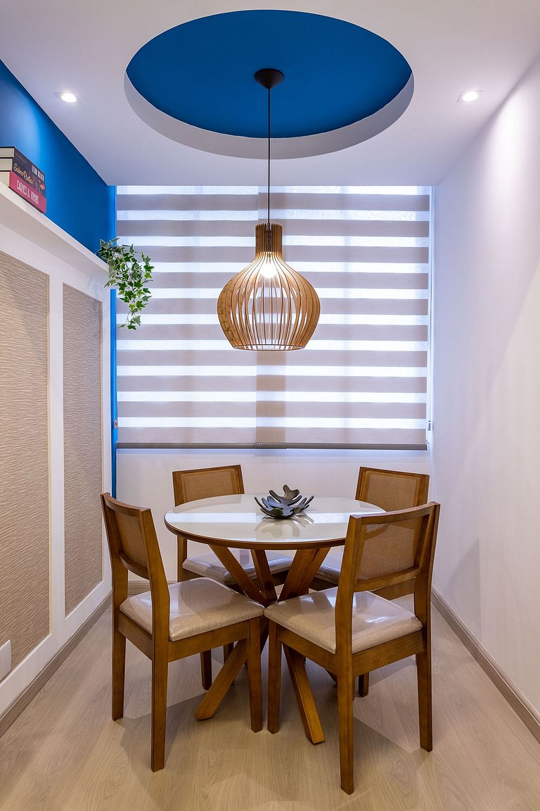 Prédio em frente a praia de Copa, 2 e 3 Quartos, pé na areia