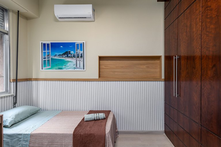 Prédio em frente a praia de Copa, 2 e 3 Quartos, pé na areia