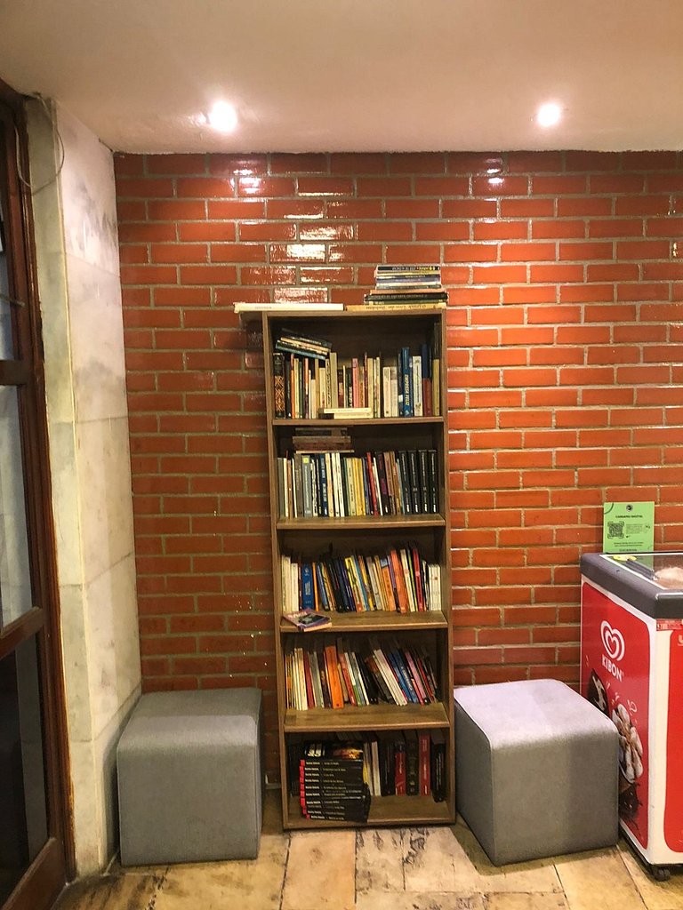 Iluminado Apartamento em Ipanema c/ wi fi, a pé p/ Praia