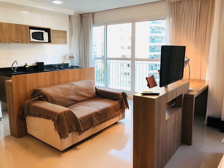 Flat maravilhoso inteiro na Barra da Tijuca com garagem