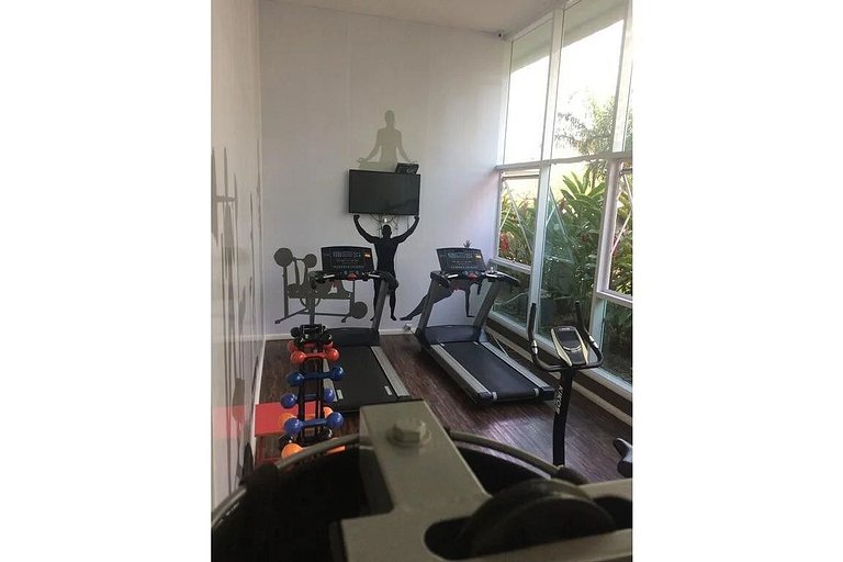 Apê pratico, com wi fi, ar na Nova Barra da Tijuca