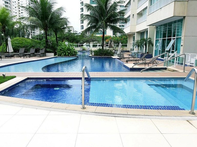 Apê pratico, com wi fi, ar na Nova Barra da Tijuca