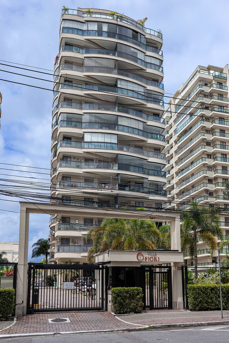 Em frente ao Parque Olímpico e Jeunesse, com Varanda Gourmet