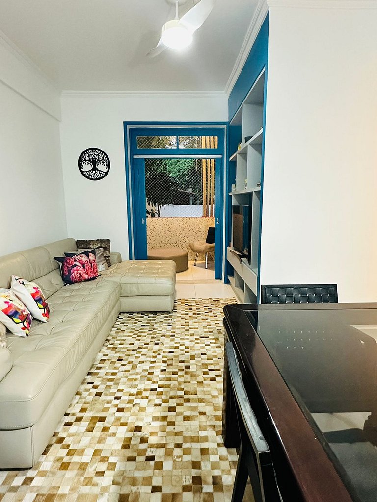 Espaçoso 3 Quartos a pé para a Praia de Copa, wi fi, cozinha