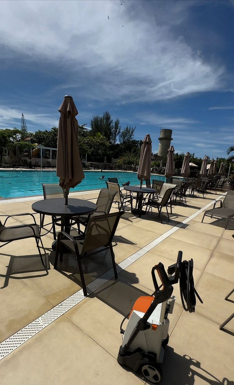Magnífica vista, luxo, praia, shopping e piscina no coração