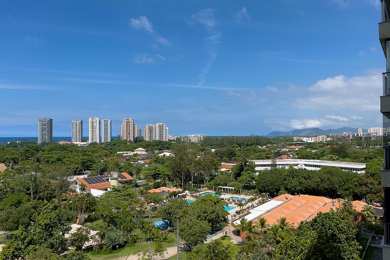 Magnífica vista, luxo, praia, shopping e piscina no coração