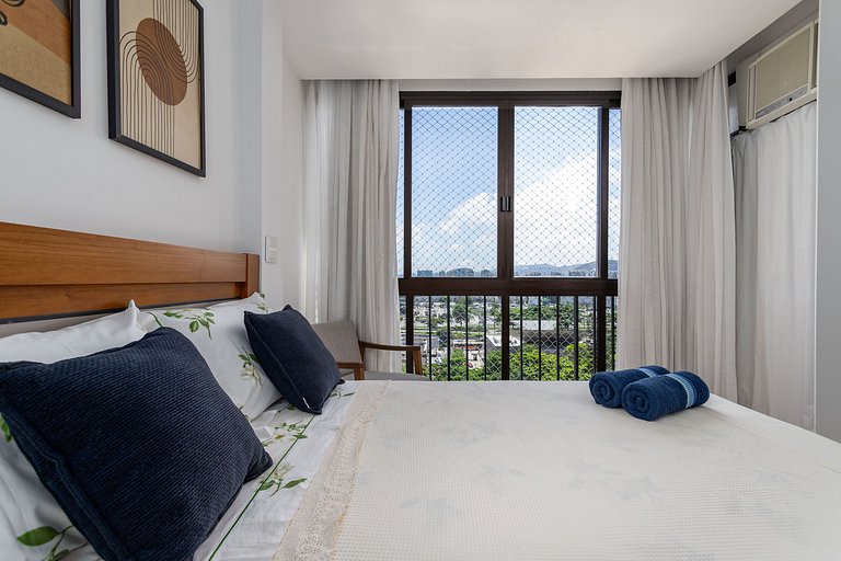 Magnífica vista, luxo, praia, shopping e piscina no coração