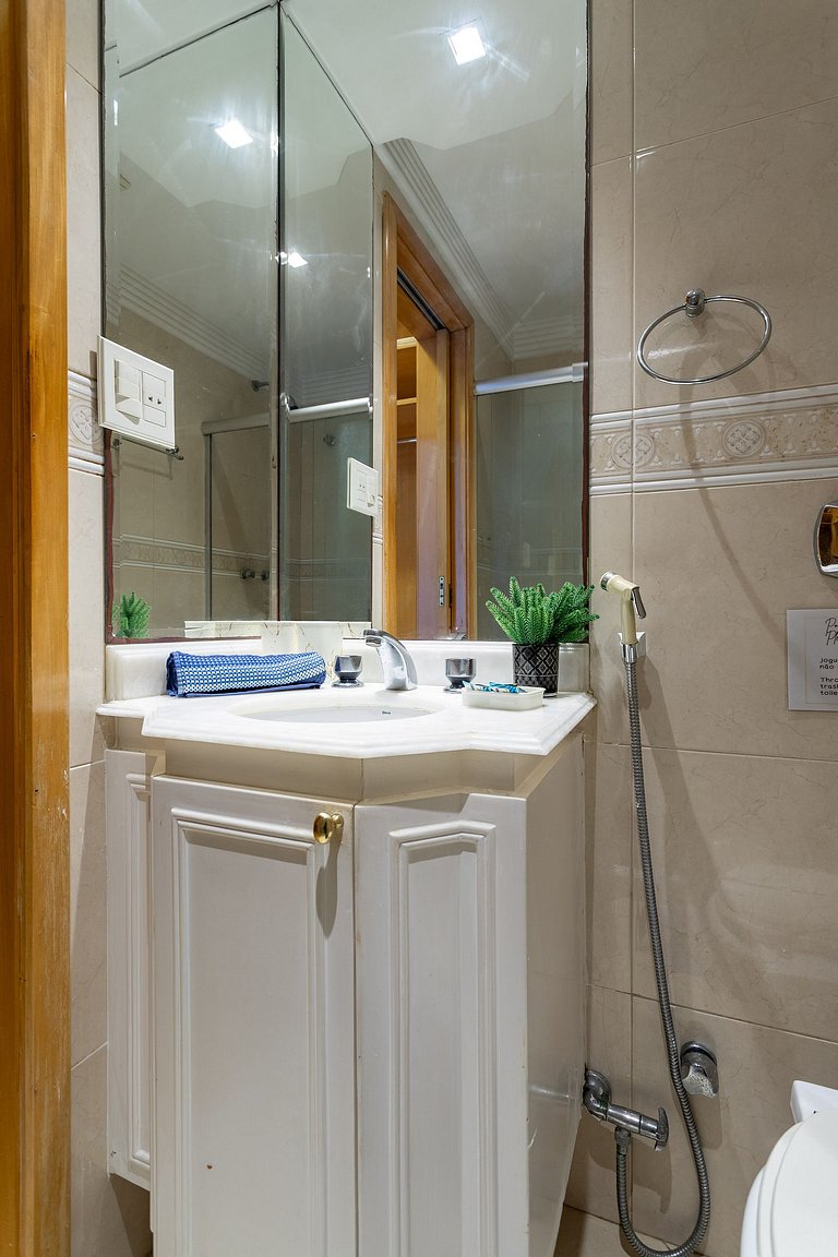 Magnífica vista, luxo, praia, shopping no coração da Barra