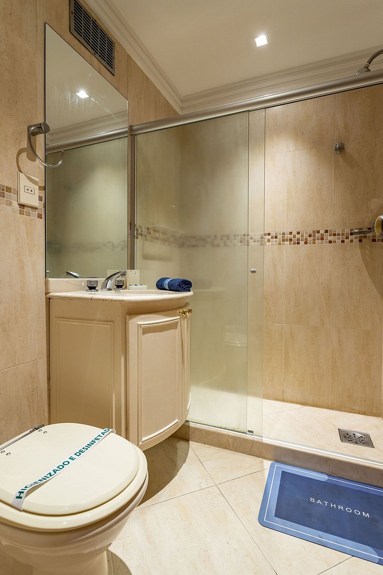 Magnífica vista, luxo, praia, shopping no coração da Barra