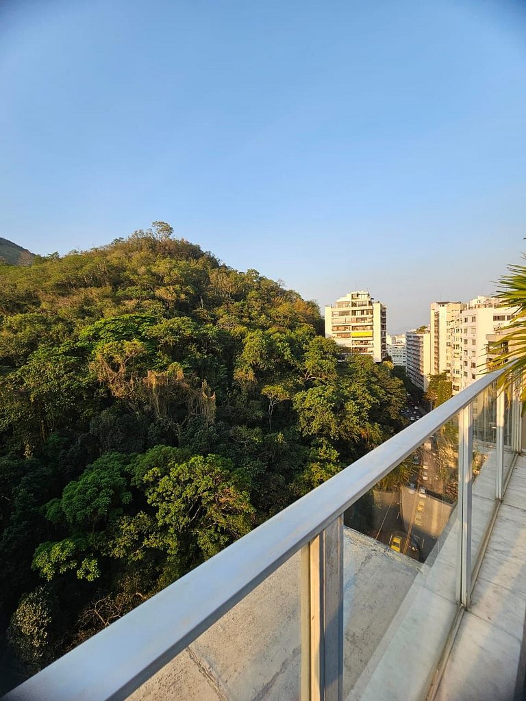 Cobertura Maravilhosa na Lagoa com Piscina Privativa e Vista