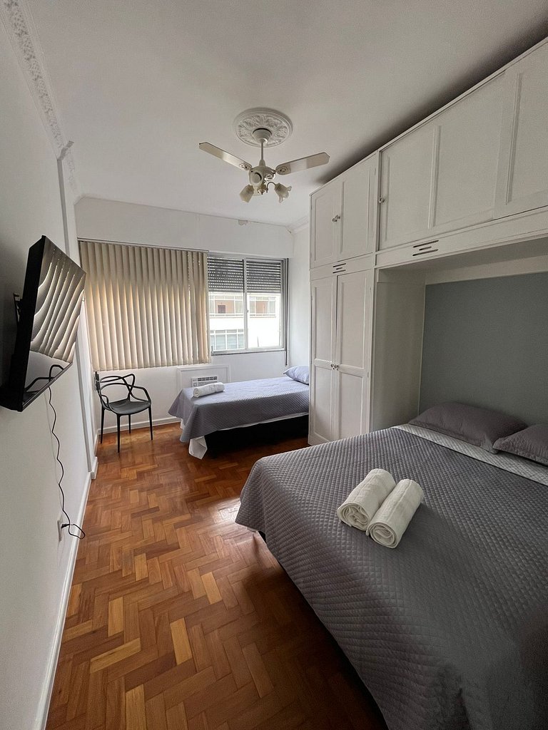 Dois minutos à pé da Praia de Copa, com conforto e praticida