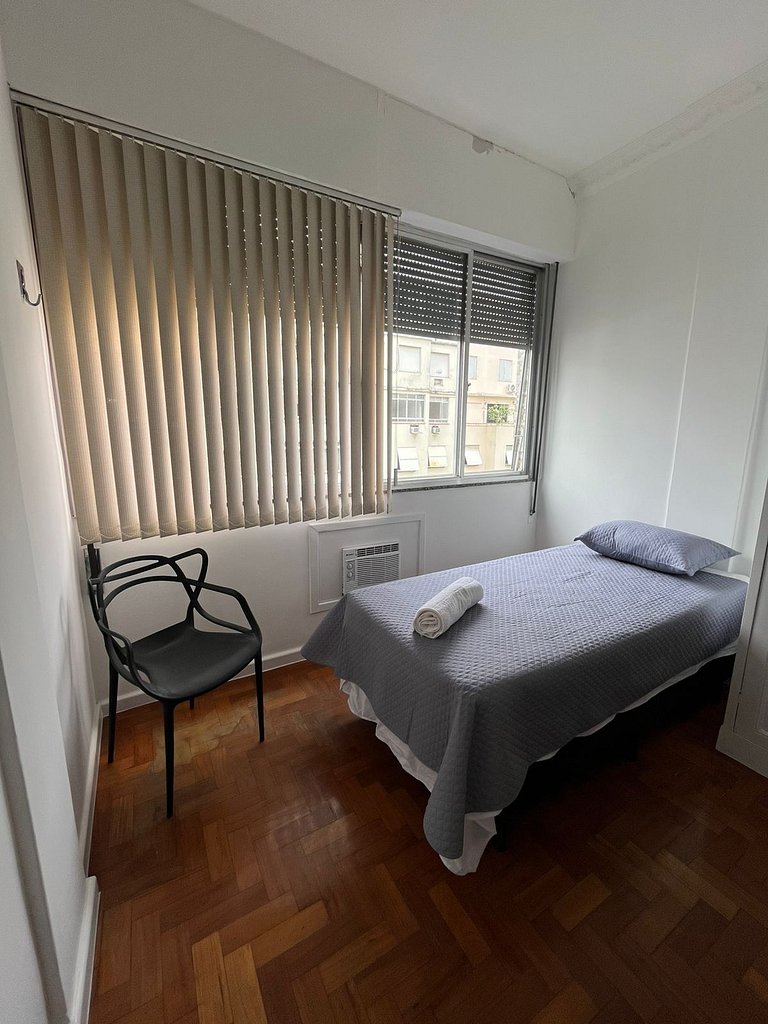 Dois minutos à pé da Praia de Copa, com conforto e praticida