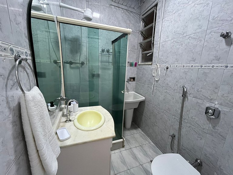 Dois minutos à pé da Praia de Copa, com conforto e praticida