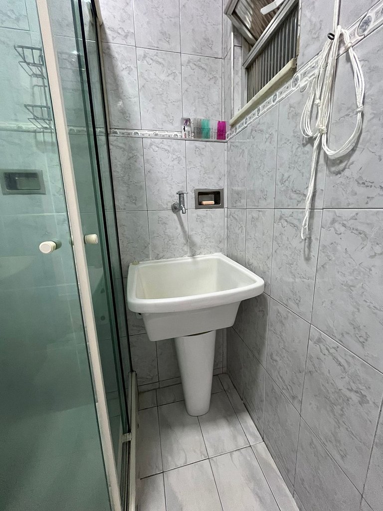 Dois minutos à pé da Praia de Copa, com conforto e praticida