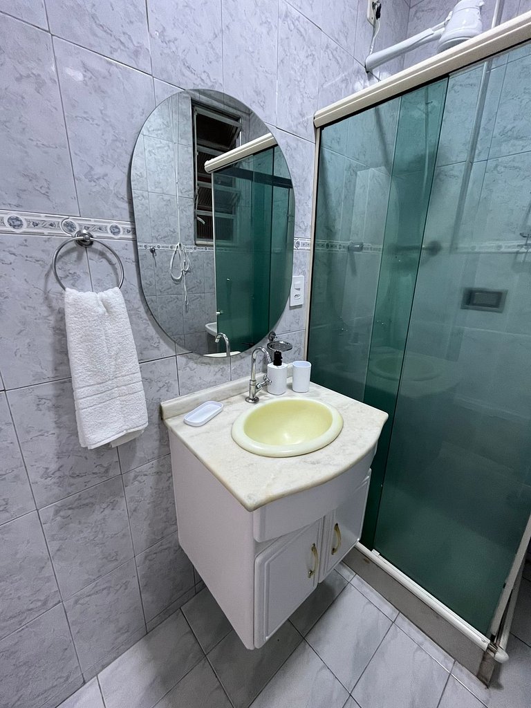 Dois minutos à pé da Praia de Copa, com conforto e praticida