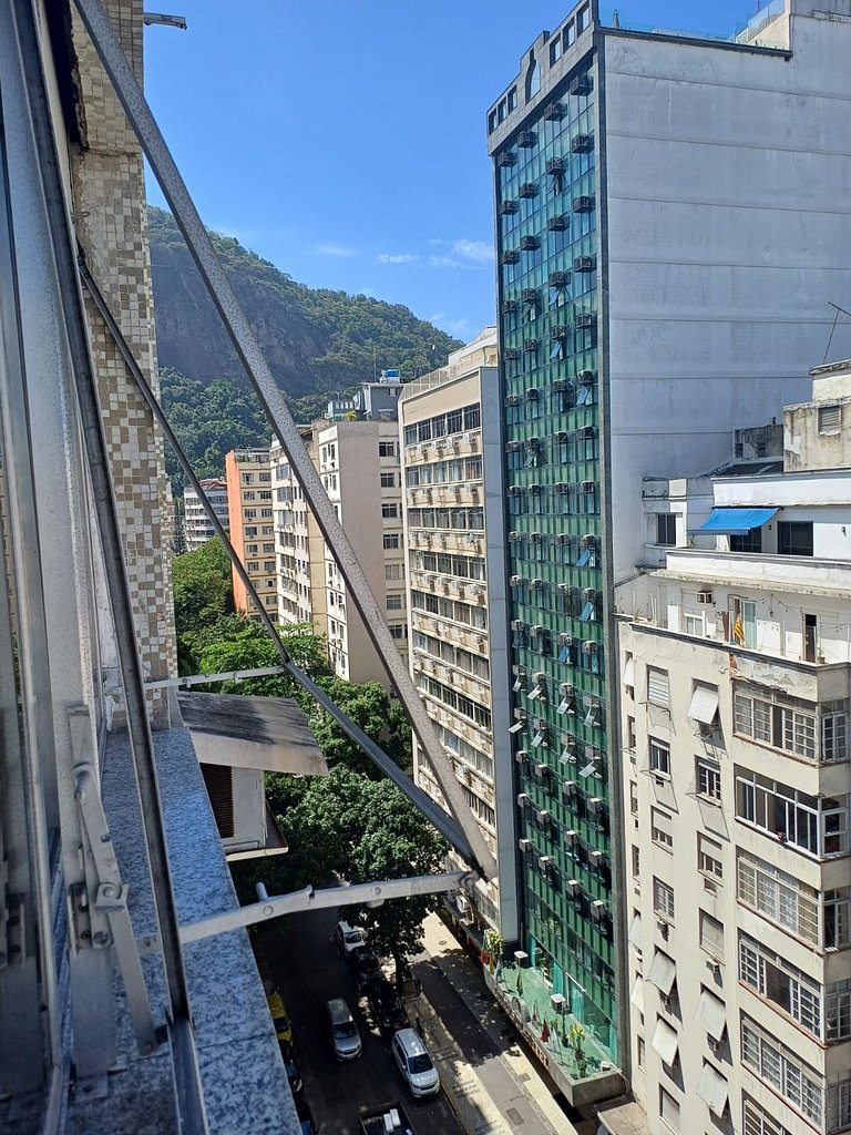 Dois minutos à pé da Praia de Copacabana com conforto e prat