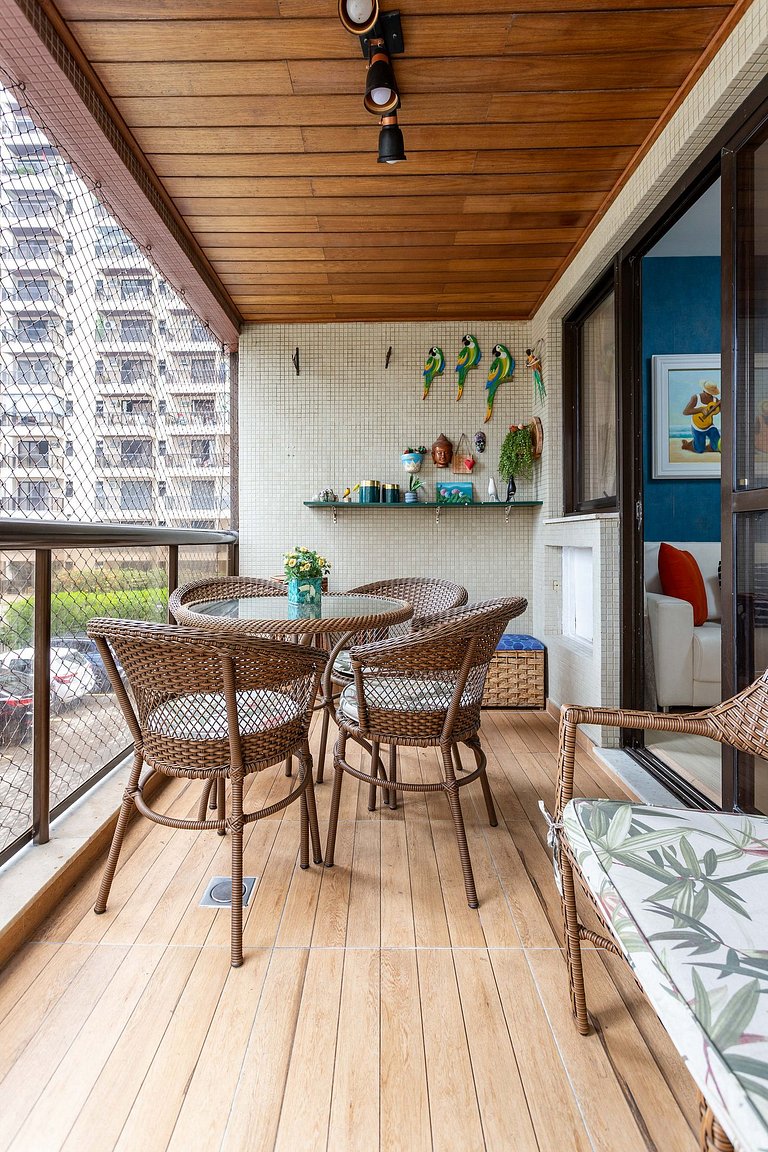 Aproveite o melhor da Barra da Tijuca. 2 quartos com piscina