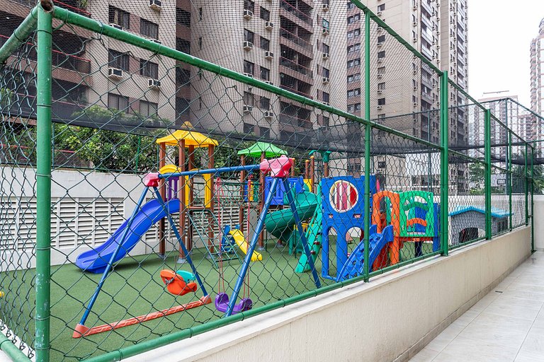 Aproveite o melhor da Barra da Tijuca. 2 quartos com piscina