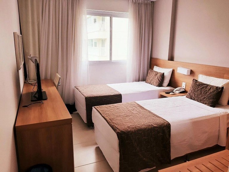 MELHOR Localização na Barra da Tijuca- Apartamento com Ar, w