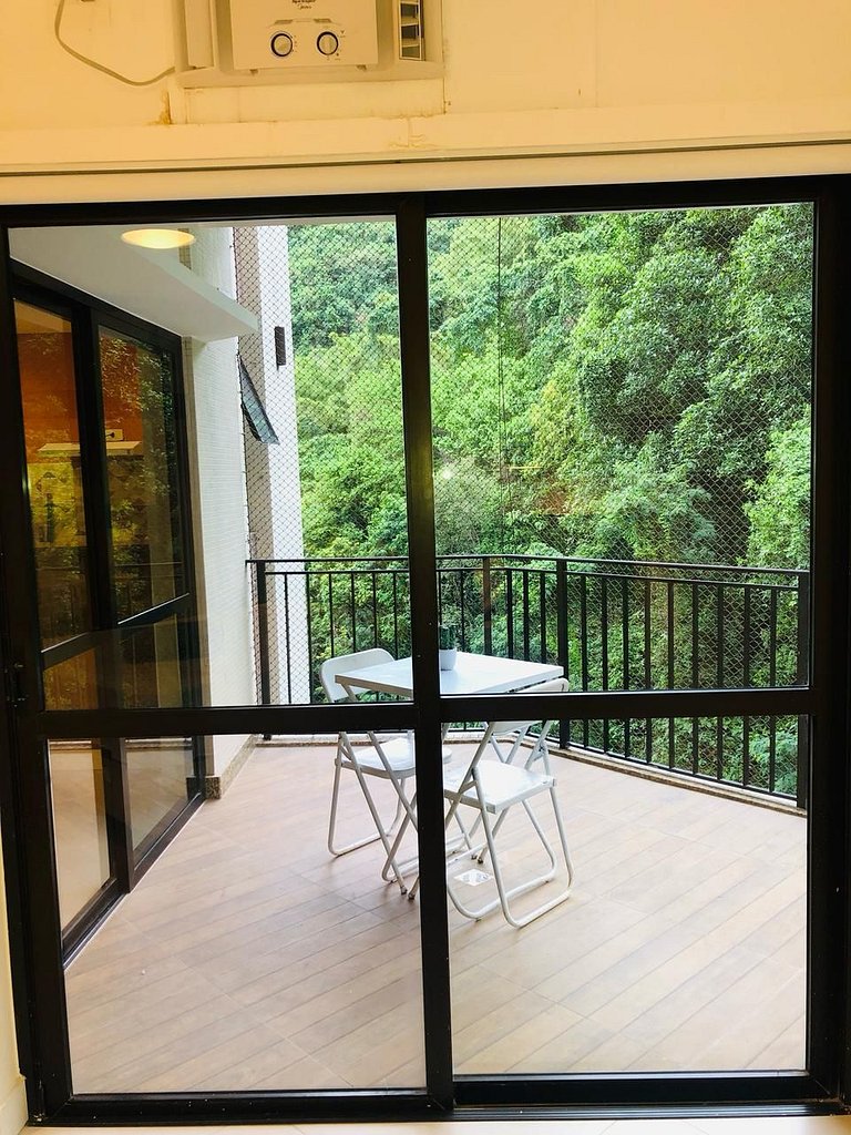 Ao lado do Reveillon de Copacabana, com vista p montanha, pi