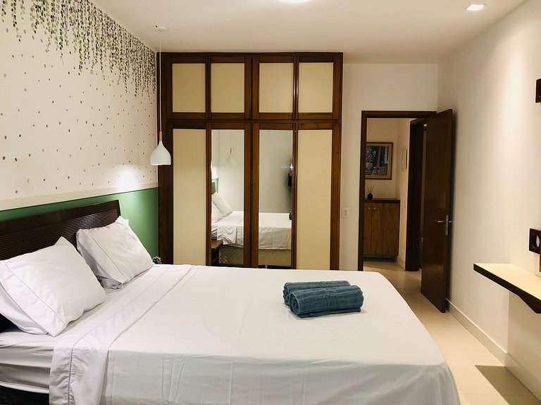 Ao lado do Reveillon de Copacabana, com vista p montanha, pi