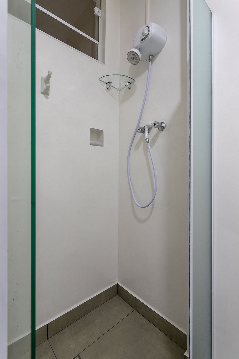 Relax em Copacabana, quarto e sala, 150 mt da Praia, cozinha