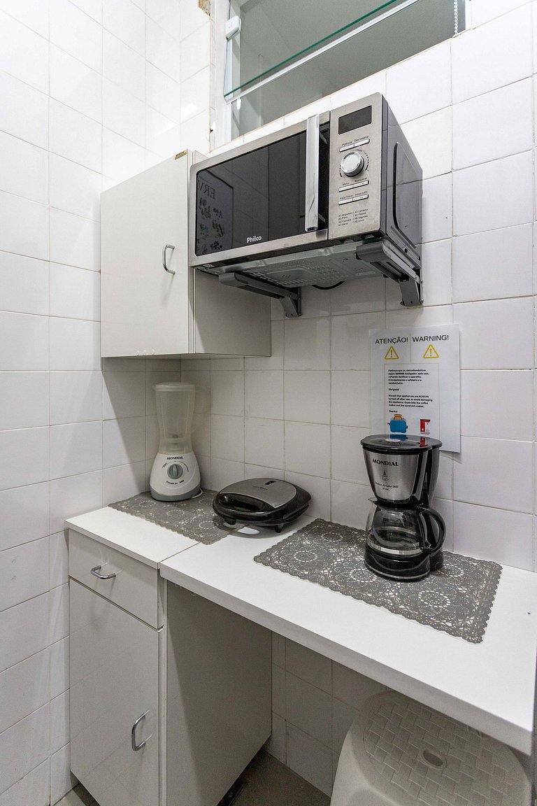 Relax em Copacabana, quarto e sala, 150 mt da Praia, cozinha