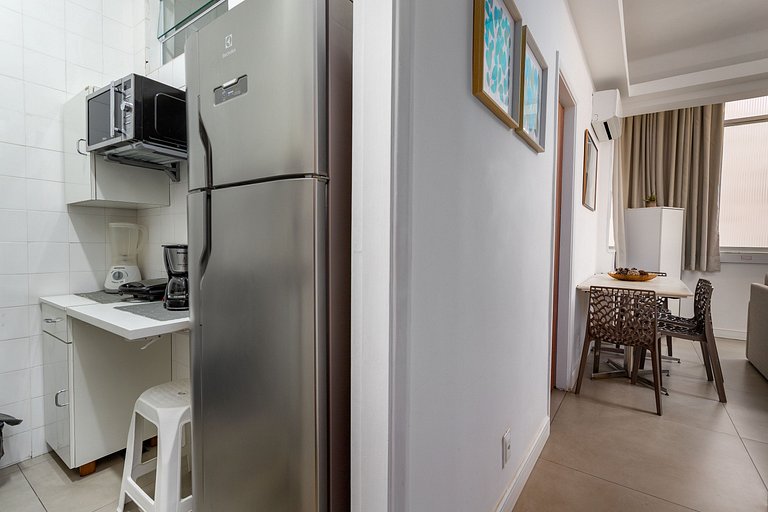 Relax em Copacabana, quarto e sala, 150 mt da Praia, cozinha