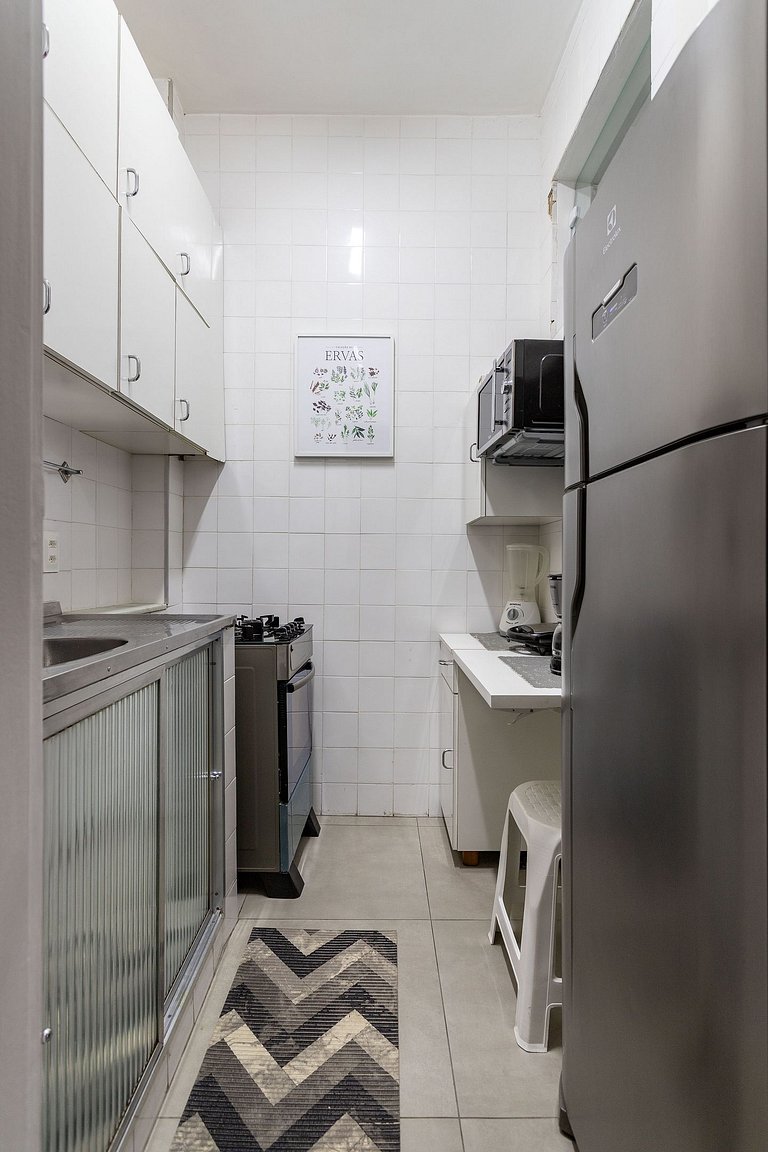 Relax em Copacabana, quarto e sala, 150 mt da Praia, cozinha