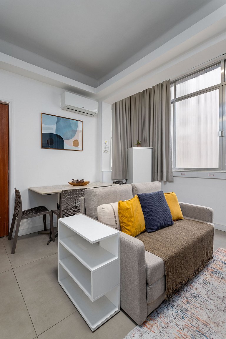 Relax em Copacabana, quarto e sala, 150 mt da Praia, cozinha