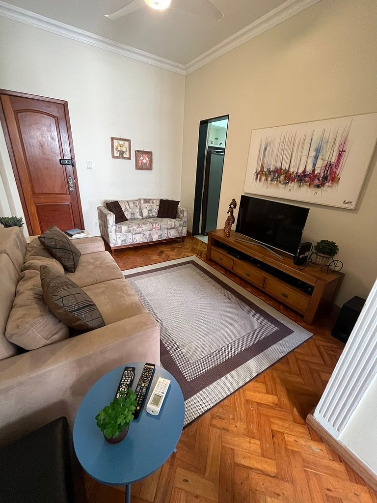 Quarto e Sala em Ipanema, localização imbatível.