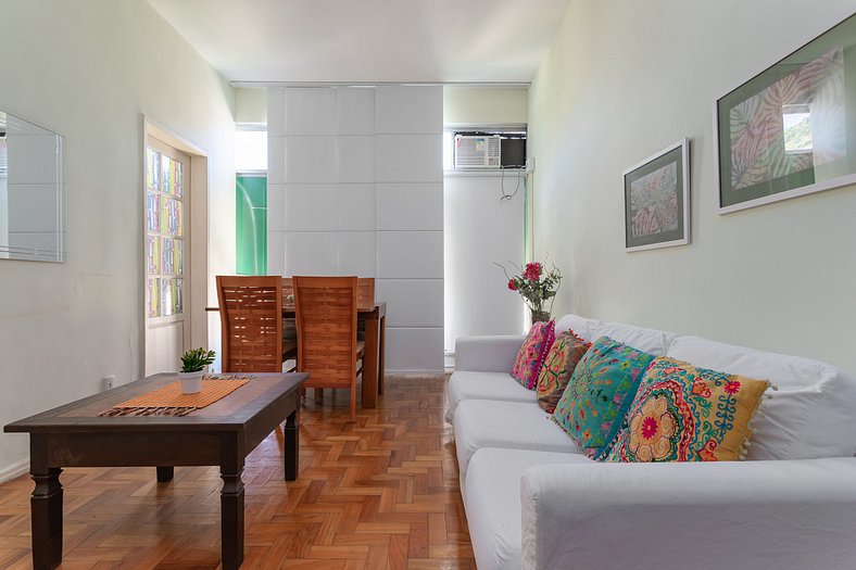 TOP - Apartamento com 2 Quartos em Ipanema com WIFI, lavande